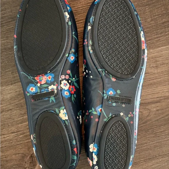 Tory Burch Floral & Navy Blue Minnie Ballet Flats with Logo!! - Picture 4 of 7